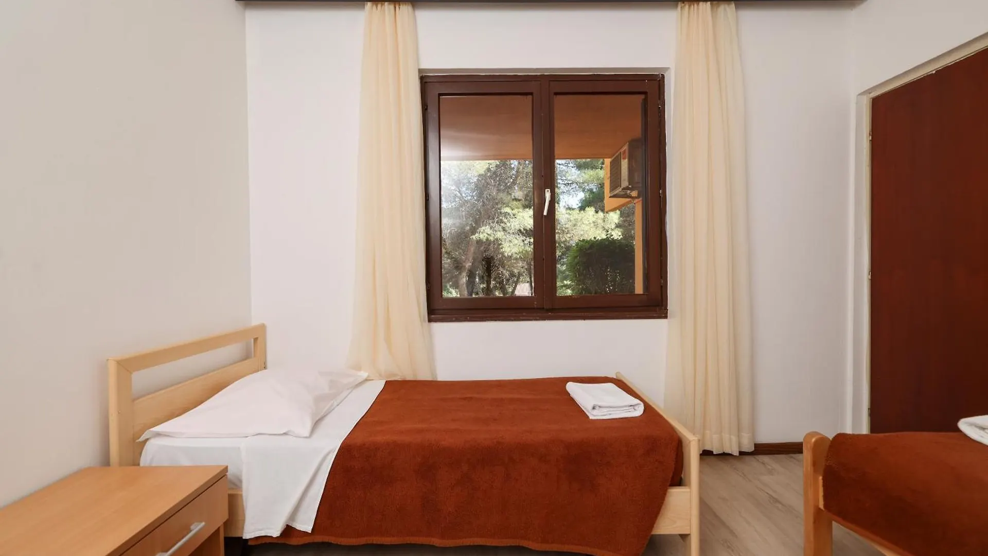 Apartments Medena Budget Trogir 0*,  Kroatien