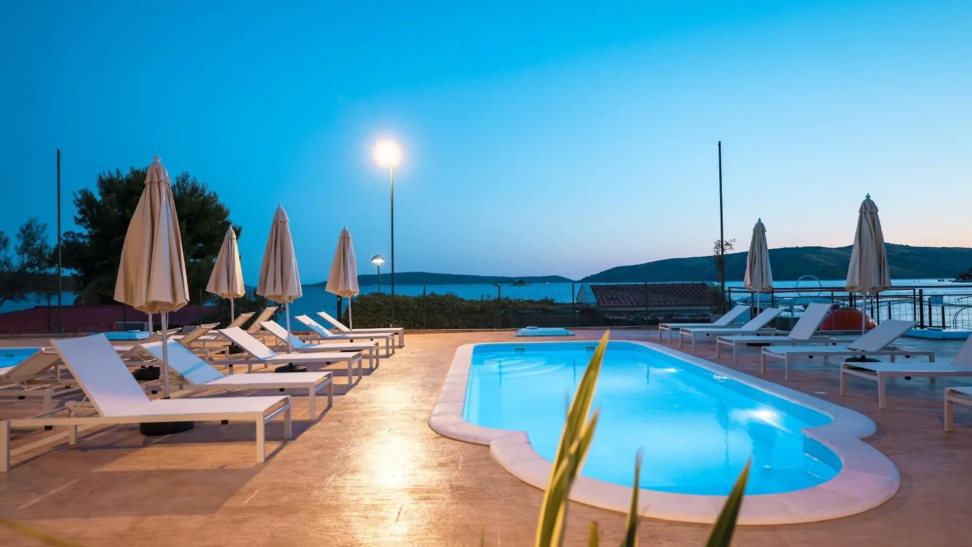 Apartments Medena Budget Trogir 0*,